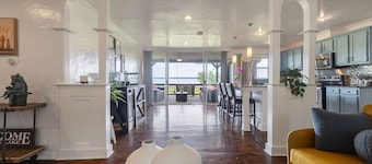 Charming Lake Front Home Fishing Dock Fire Pit Kayaks