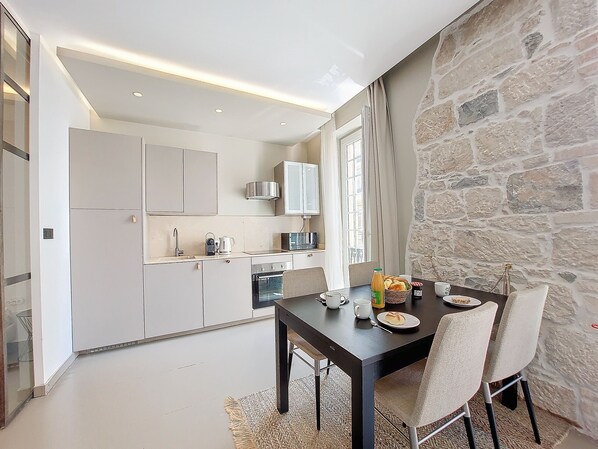 Fridge, microwave, oven, dishwasher