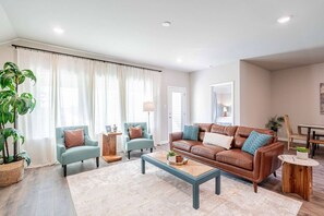 TV - Brand New, 4 Bedrooms, 2 Bathrooms With 8 Beds (New Iberia)
