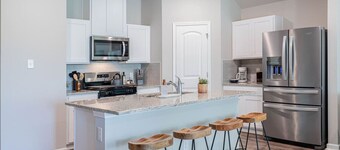 Brand New, 4 Bedrooms, 2 Bathrooms With 8 Beds