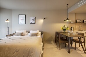 1 Schlafzimmer, Bügeleisen/Bügelbrett, Bettwäsche