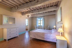 3 bedrooms, iron/ironing board, travel cot, WiFi