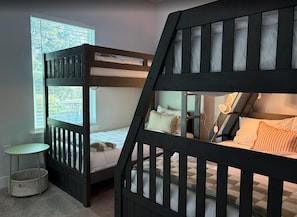 3 chambres, accès au Wi-Fi (inclus), literie fournie