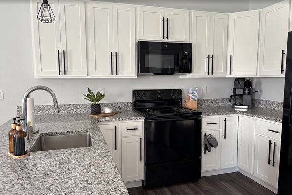 Frigorífic, microones, forn i placa de cuina