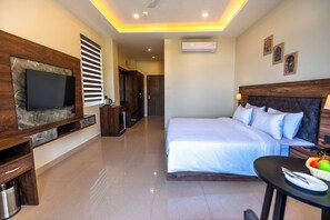 Executive Room, Valley View | 1 bedroom, iron/ironing board, free WiFi - Aotel by Clarks Inn Palampur (Palampur)
