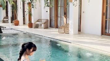 Kolam renang outdoor