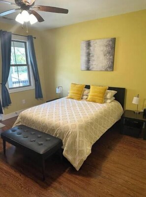 1 bedroom, WiFi, bed sheets - Brand New Loft - Close to Beautiful Downtown (Greenville)