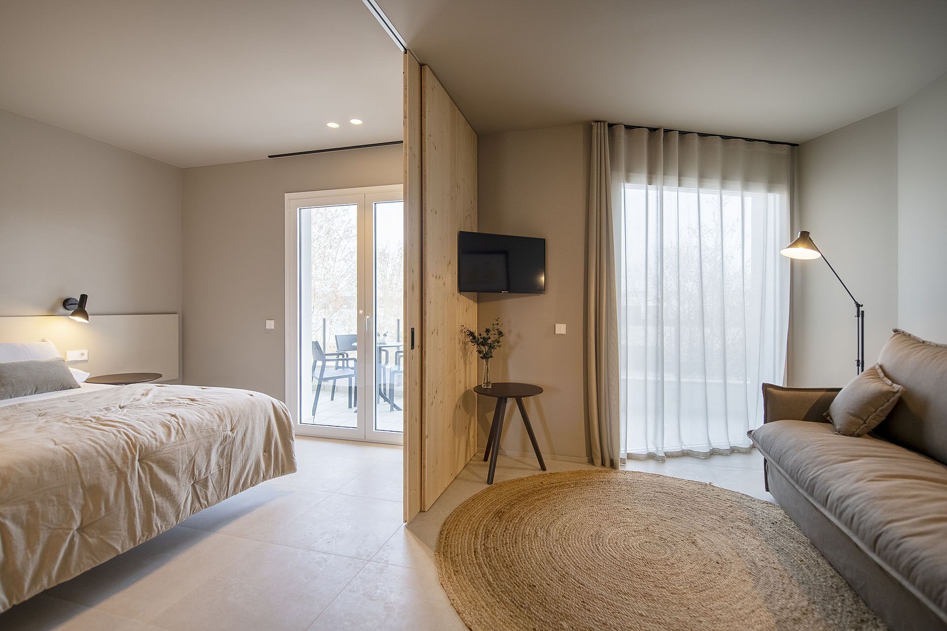 1 slaapkamer, een kluis op de kamer, een strijkplank/strijkijzer