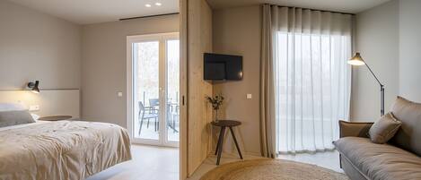 1 bedroom, in-room safe, iron/ironing board, free WiFi