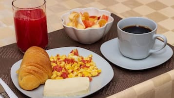 Desayuno a la carta gratuito y diario