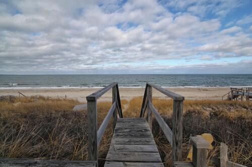 105 N. Shore Blvd B- Waterfront 3 BR Duplex on E. Sandwich Beach