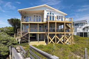 Exterior - Slow M'Ocean: Oceanfront, Elevator, 4BR, 4.5BA, Community Pool (Pine Knoll Shores)