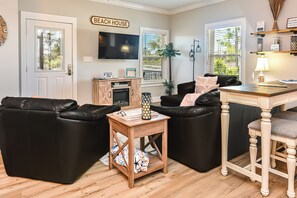 Hus - 3 sovrum - uteplats - utsikt mot trädgården | Vardagsrum