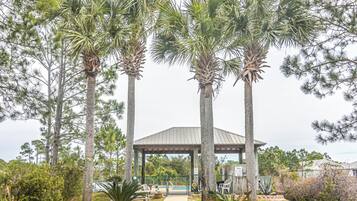 House, 3 Bedrooms, Patio, Garden View | Property grounds