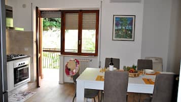 House, 3 Bedrooms, Smoking, Balcony | Interior