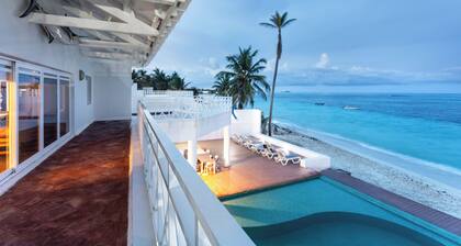 Villa de Lujo en Primera LĂnea de Playa