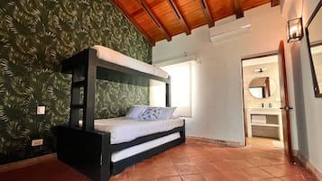 5 多间卧室、客房内保险箱、熨斗/熨衣板、旅行婴儿床