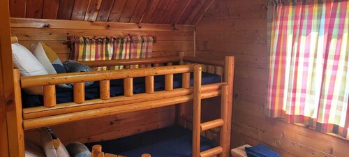 Escape to Texarkana's Log Cabin with All the Comforts!