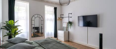 1 bedroom, desk, iron/ironing board, free WiFi