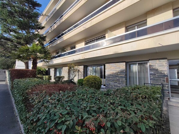 Exterior - Bright Apartment With Garden Near Paris & Bois de Vincennes, all Commodities (Maisons-Alfort)