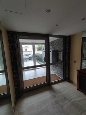 Interior - Bright Apartment With Garden Near Paris & Bois de Vincennes, all Commodities (Maisons-Alfort)