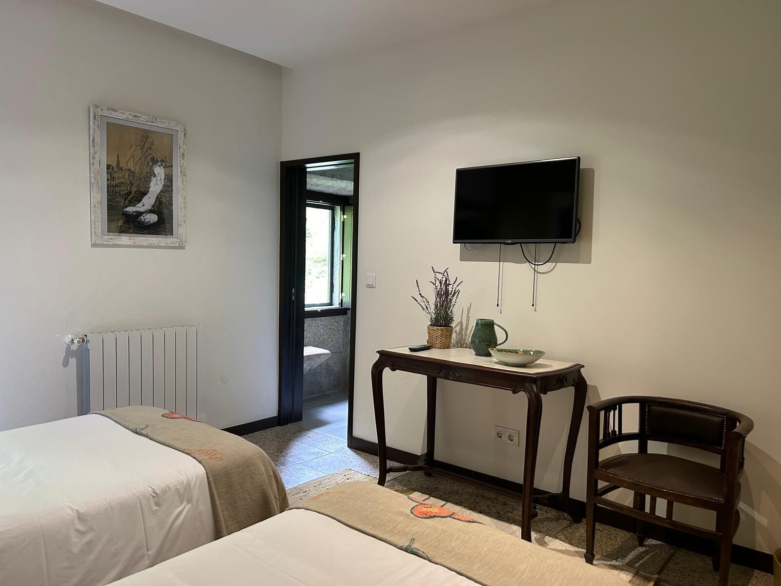 Chambre avec lits jumeaux | Bureau, Wi-Fi gratuit, draps fournis