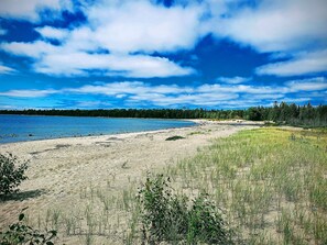 Camastros y toallas de playa