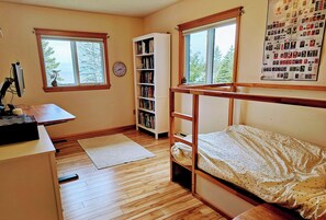 3 habitaciones, escritorio, wifi y ropa de cama