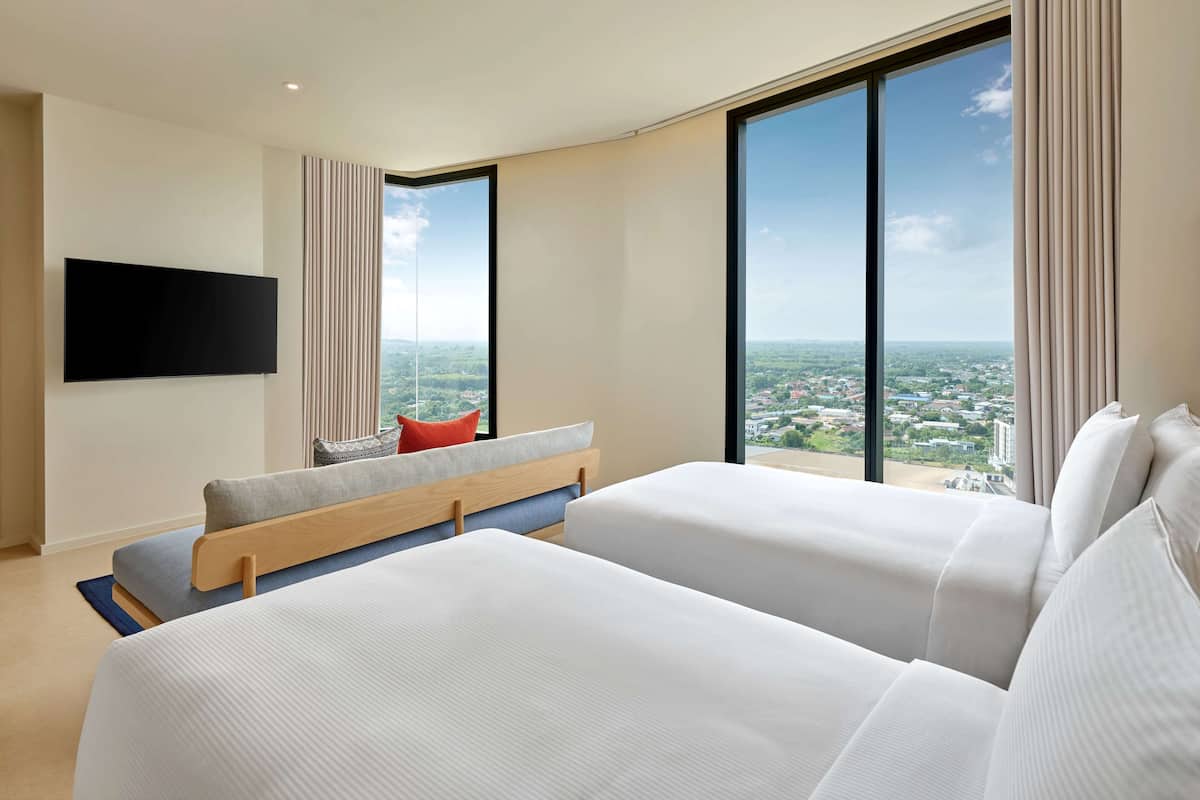 Basic Studio, 2 Twin Beds | 1 bedroom, in-room safe, desk, blackout drapes