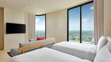 Basic Studio, 2 Twin Beds | 1 bedroom, in-room safe, desk, blackout drapes