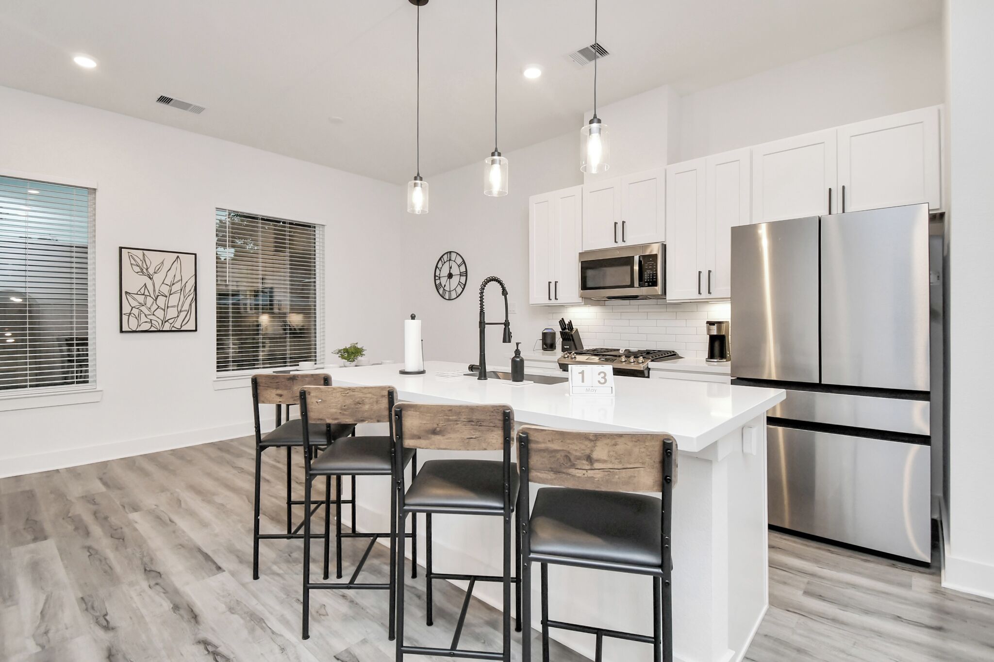 Refrigerador, microondas, horno, placa de cocina