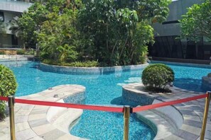 Outdoor pool - Linghai Boutique Seaview Apartment (Beihai)