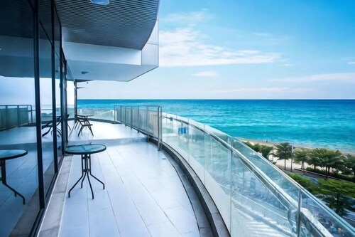 Linghai Boutique Seaview Apartment