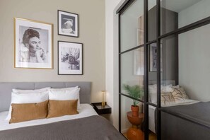 2 bedrooms, iron/ironing board, travel cot, WiFi