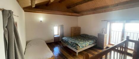 2 sovrum och sängkläder