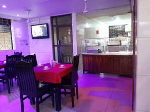 Free daily English breakfast - Hotel Ideal (Dar es Salaam)