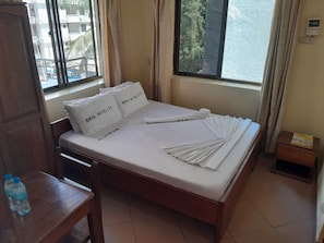 Free WiFi, bed sheets - Hotel Ideal (Dar es Salaam)