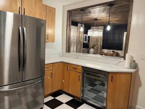 Interior - Downtown 6 bedroom home, 1.5 blocks from beach
(Ocean City)