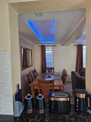 House | Dining
