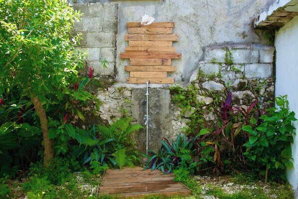 Property grounds - Spacious 3 bedroom house just 3 blocks from the beach! (Cozumel)