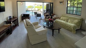 Appartement, 2 chambres, balcon, vue sur le jardin | Salle de séjour