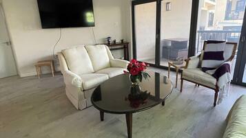 Apartemen, 2 kamar tidur, balkon, pemandangan kebun | Area keluarga