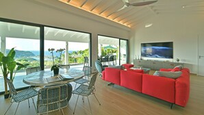 Smart TV, DVD player, foosball, table tennis - Villa Voyage | Ocean View - Located in  Tropical Colombier with Private Pool (Colombier)