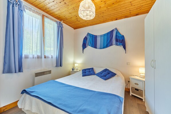 1 chambre, fer et planche à repasser, Wi-Fi gratuit