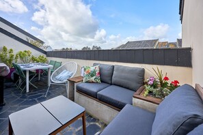 Outdoor dining - Prince - À 500m de la plage - Appt 45m2 + Grande Terrasse (Courseulles-sur-Mer)