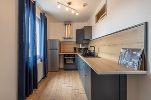 Réfrigérateur, micro-ondes, four, lave-vaisselle