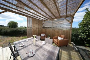 Outdoor dining - Le Cottage du Moulin - 15min du Mont Saint-Michel (Beauvoir)