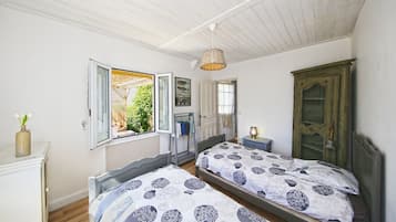 2 chambres, fer et planche à repasser, Wi-Fi gratuit, draps fournis