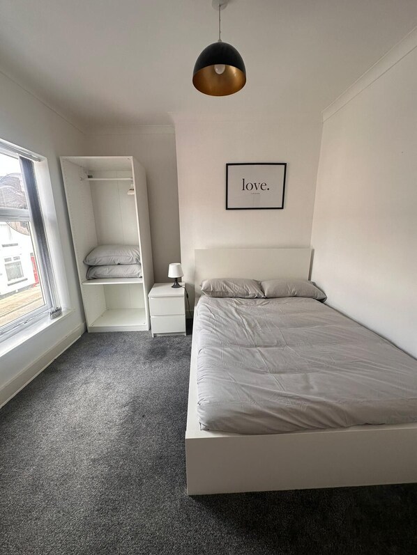 2 Schlafzimmer, Bügeleisen/Bügelbrett, WLAN, Bettwäsche