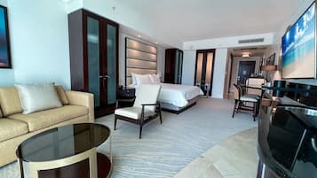 Junior Studio, Non Smoking, City View | In-room safe, iron/ironing board, free WiFi